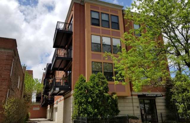 3944 N Claremont Avenue unit: 306