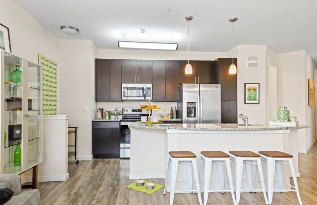 Photo of WestLink at Oak Station