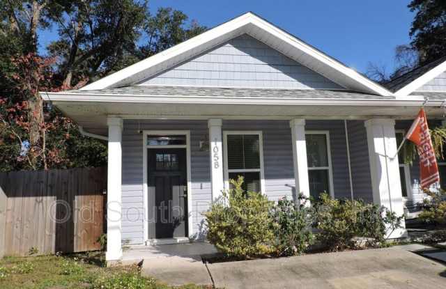 Photo of 1058 W Brainerd St