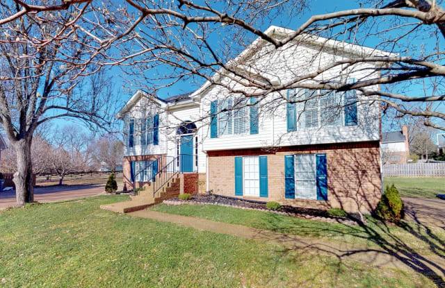 4944 Greenbriar Cir - 4944 Greenbriar Circle, Green Hill, TN 37138