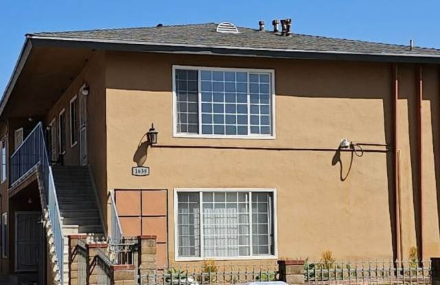 1639 W 84th Pl unit: Apt #4