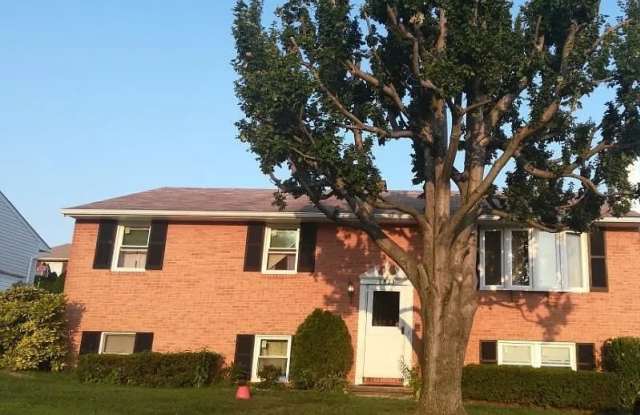 Photo of 7823 Perry Rd