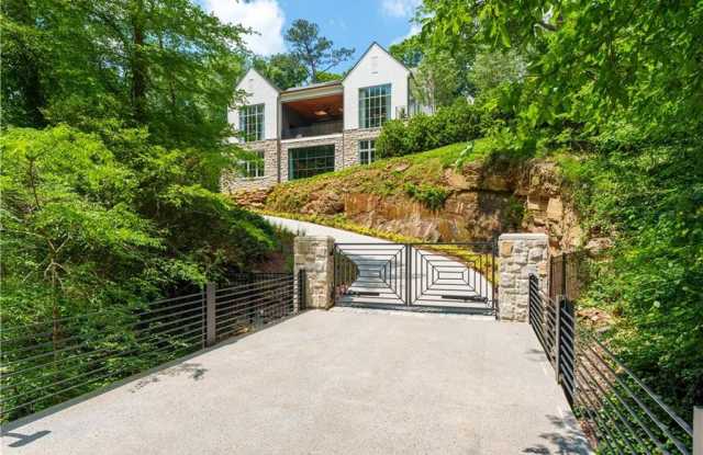 365 Valley Road NW