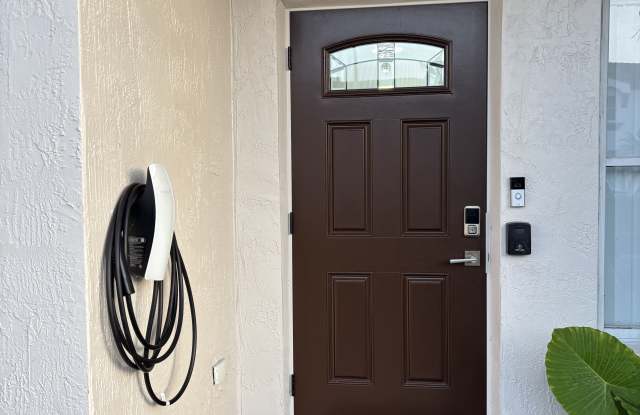 12504 Northwest 11th Lane