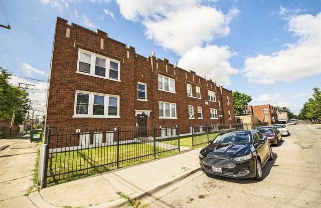 Pangea 1615 W 77th Street Auburn Gresham Apartments