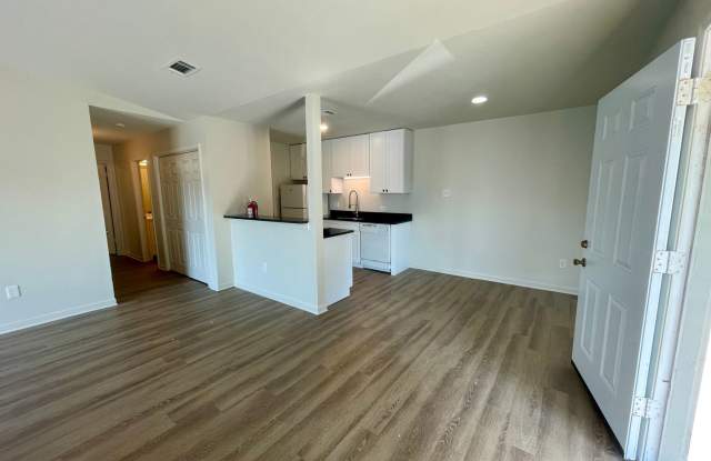 Photo of Remodeled and Spacious 2 BR/2 Bath minutes from LSU