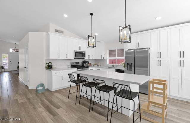 Photo of 665 W MINTON Drive