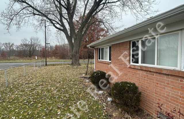 Picture-Perfect Home in Toledo, OH – 1921 Northover Rd, with Backyard  Great Curb Appeal
