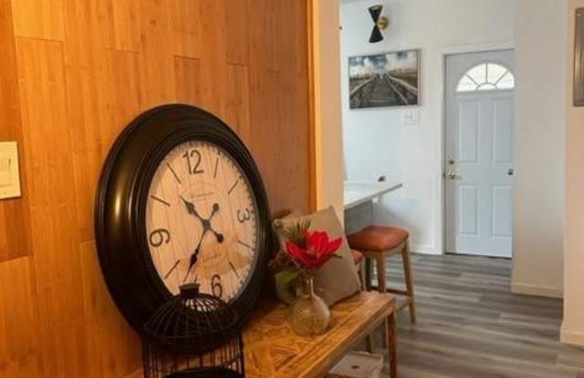 2012 MIFFLIN Street unit: 2Nd Floor