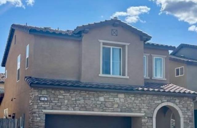 3 Bedroom 2.5 bathroom Home in Bonadelle gated community