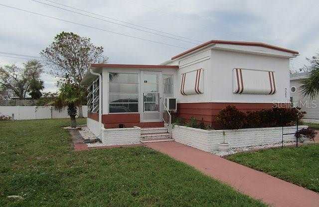 Photo of 721 ROMA ROAD