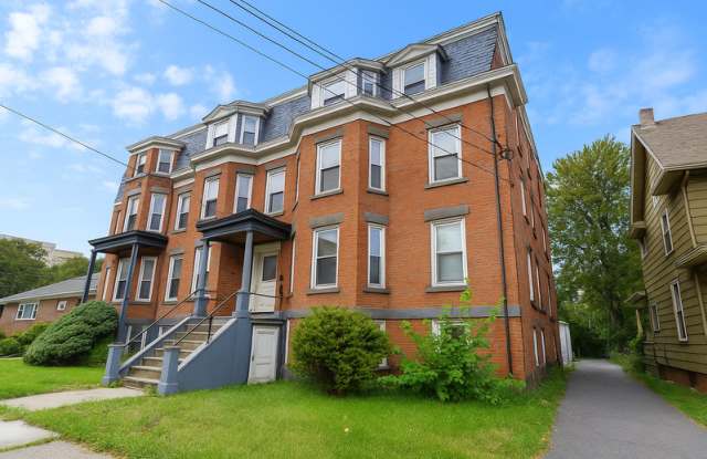 1105 E Genesee St - 1