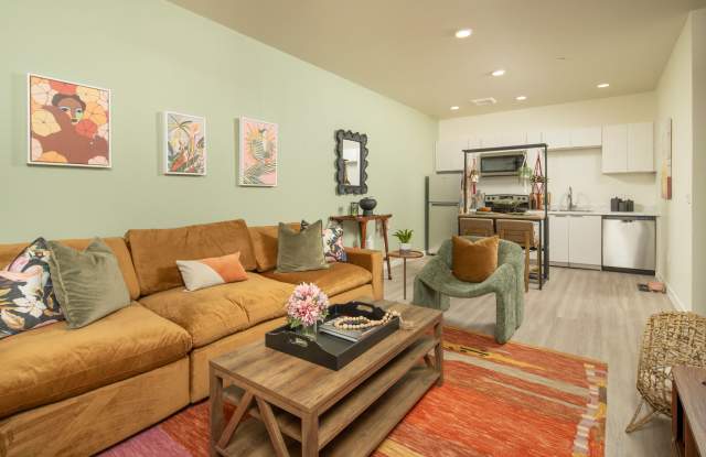 Photo of Streamliner 16