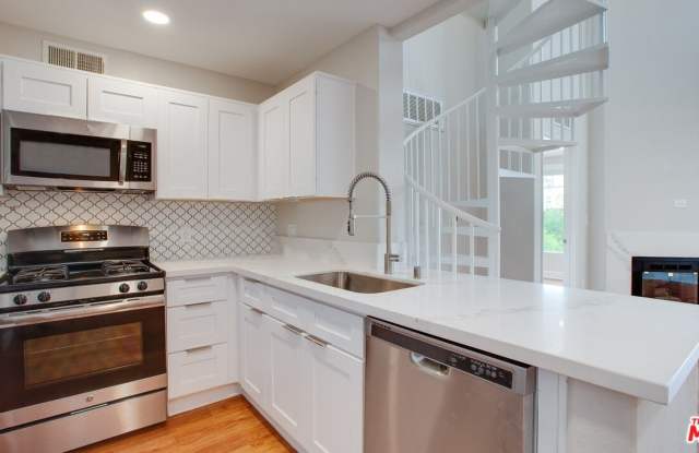 Photo of 5551 W 6th St unit: 3-415