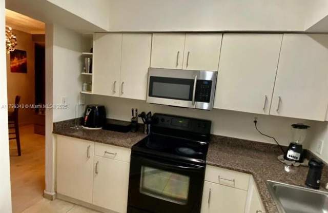 640 Cypress Club Way