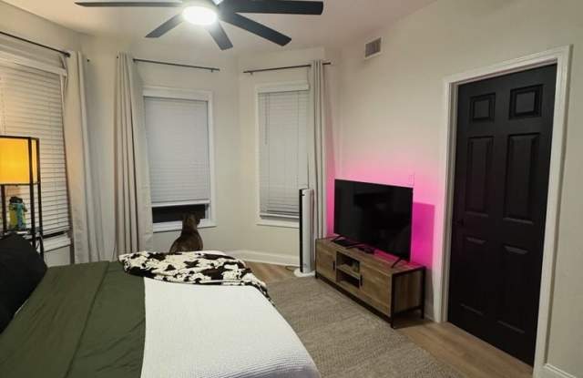 9121 S Mackinaw Avenue