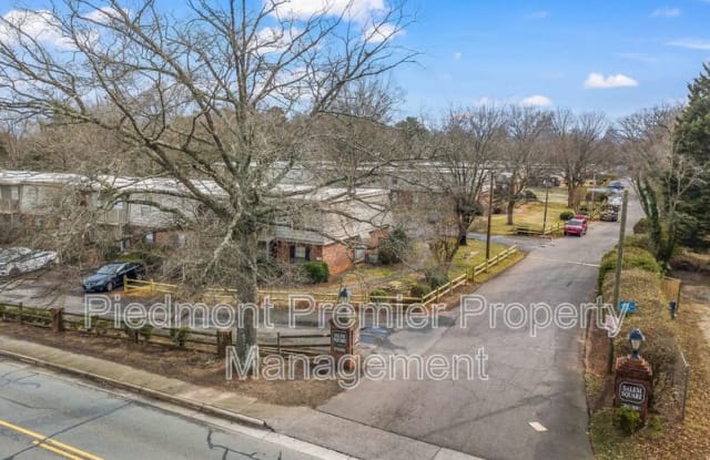 3814 Country Club Rd - 3814 Country Club Road, Winston-Salem, NC 27104