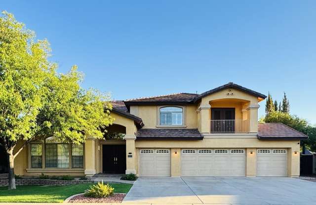 Photo of 4468 S LEOMA Lane