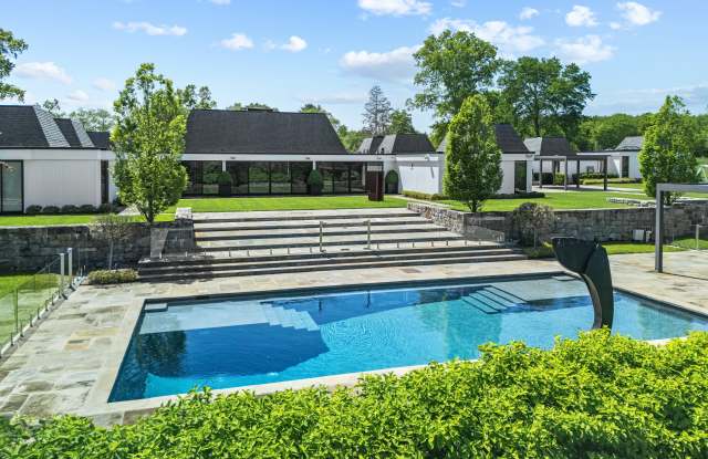 4900 Congress Street