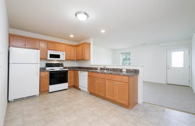 417 College Manor Ave