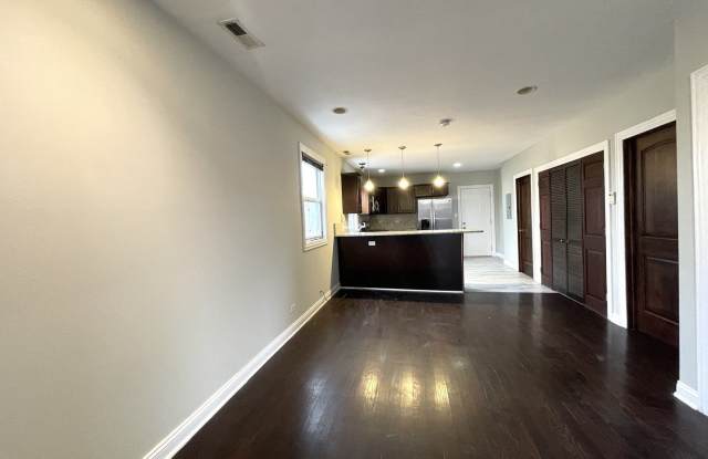 1807 N Lawndale Avenue unit: 3