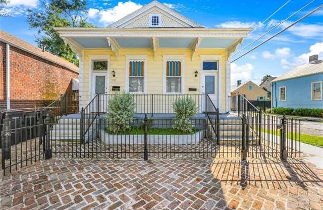 901 6TH Street - 901 Sixth Street, New Orleans, LA 70115