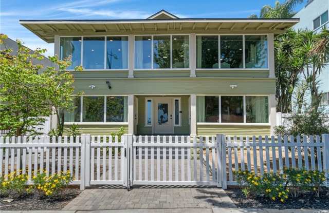 Photo of 1123 E Ocean Blvd