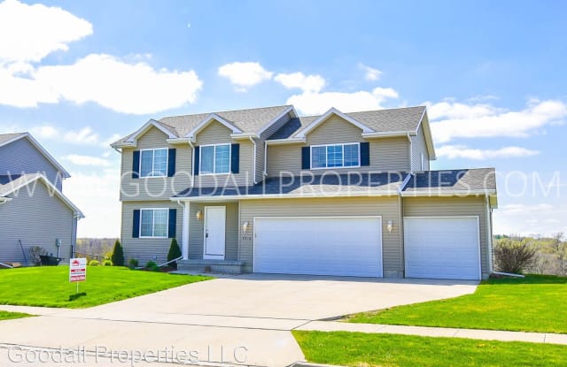 4516 147th St - 4516 147th Street, Urbandale, IA 50323