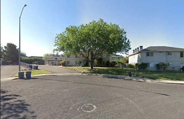 Conveniently Located 3 Bedroom 2 Bathroom Unit!
