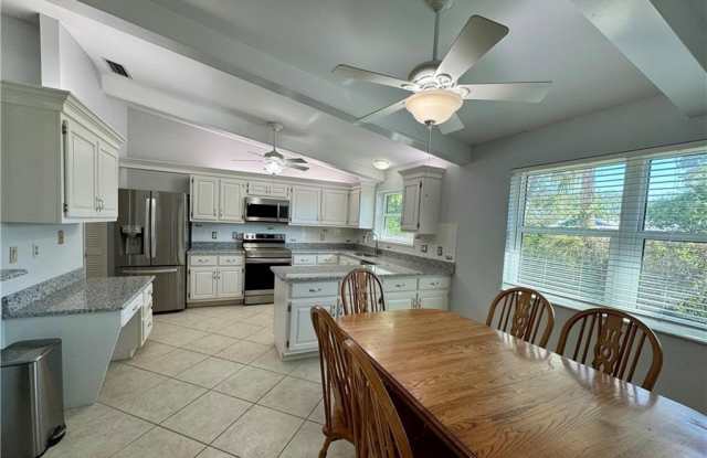 2361 SW Starling Drive