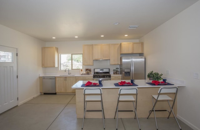 1124 E 10th St # 2 - 1124 East 10th Street, Tucson, AZ 85719