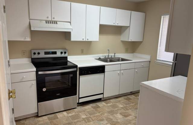 2 BED 2 BATH CONDO ON BOTTOM FLOOR AT MYRTLE GREENS