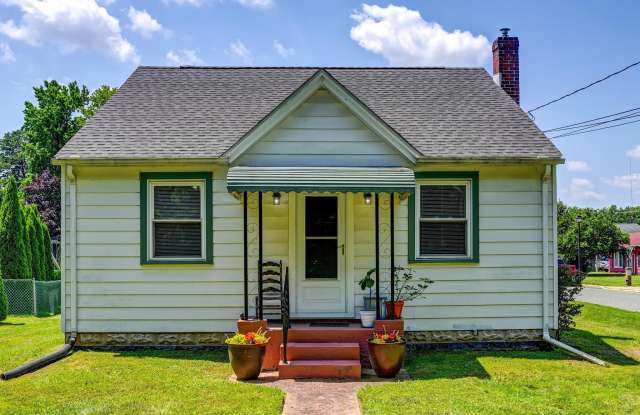 Photo of 7611 SPARROWS POINT