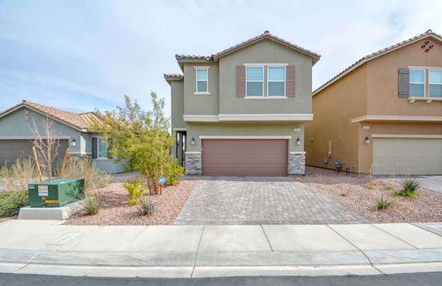5 Bed 3 Bath Beauty!
