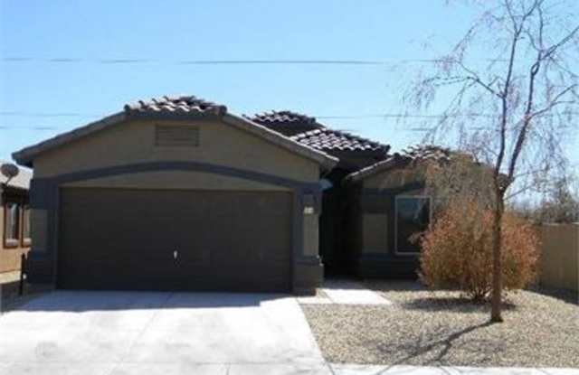 571 West Calle Paso Suave