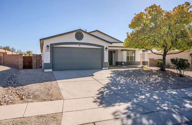 Pending/ Rented - Bright  Spacious 3-Bed Oasis with Pool in Tucson Mountain Sanctuary