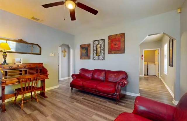 919 Elizabeth Street