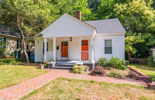 Charming 1 Bedroom, 1 Bathroom Duplex in Old West Durham!