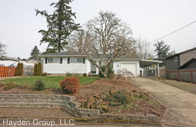 945 Cornell Ave - 945 Cornell Avenue, Gladstone, OR 97027