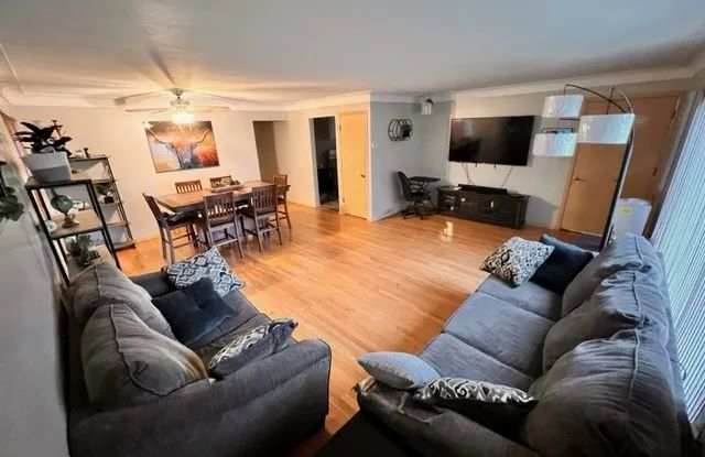 Photo of 1725 Brookview Blvd