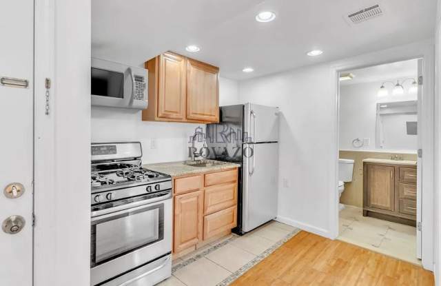 Photo of 162 University Avenue