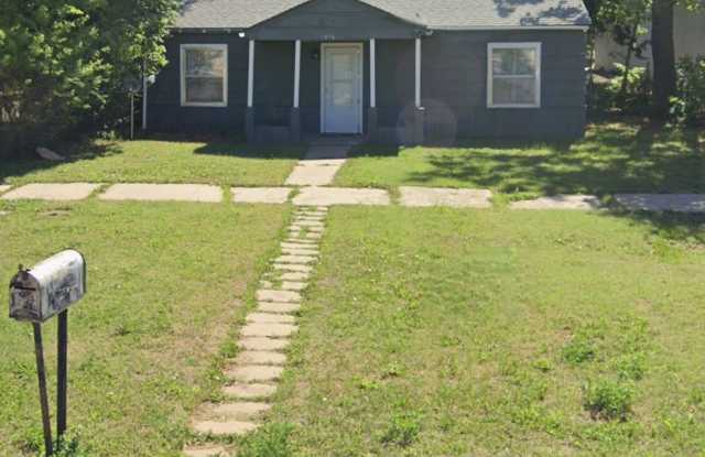 2 Bedroom, 1 Bathroom House