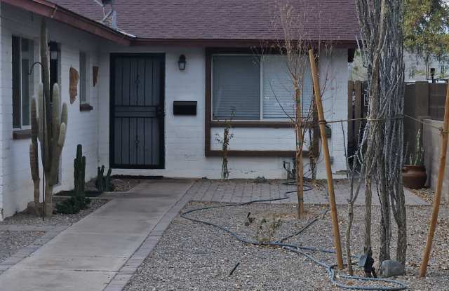 318 North Washington Street - B