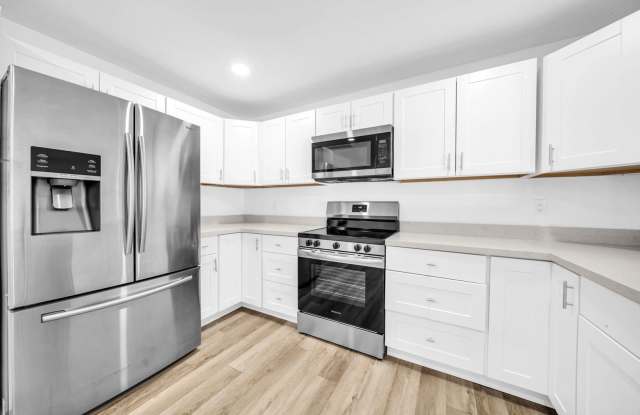 Stunning Newly-Renovated  Fully Upgraded Paradise Valley Home for Lease!