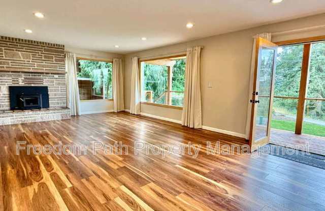 5833 East Yellowstone Trail