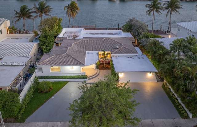 1690 Daytonia Rd