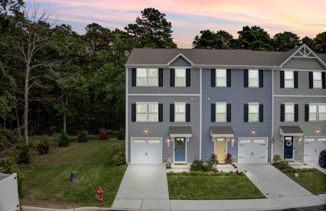 Photo of 1001 Cyprus Court