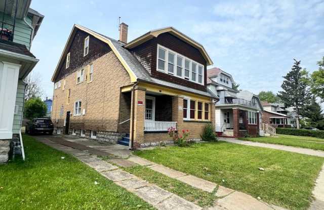 Renovated  3BR Apartment-Walk to UB South Campus!