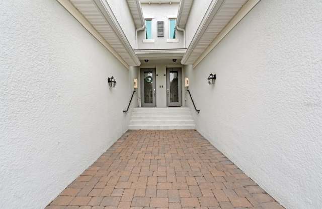 933 TIDEWATER SHORES LOOP