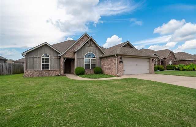 3004  SW Oakleigh  RD